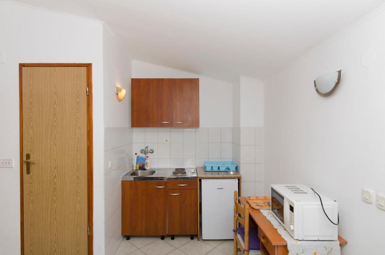 Apartments And Rooms Nike Sobra 部屋 写真